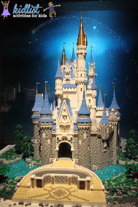 LEGO-disney-cinderella-castle
