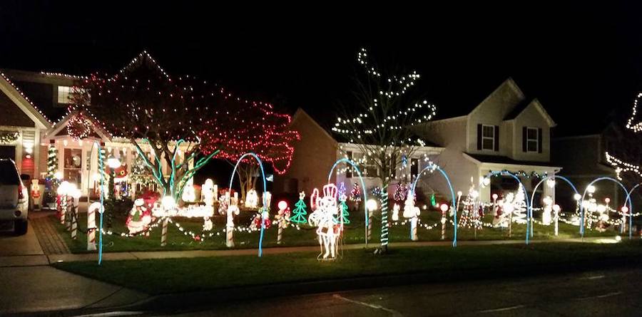 2020 Best Christmas Lights And Holiday Light Shows In Chicago's Suburbs