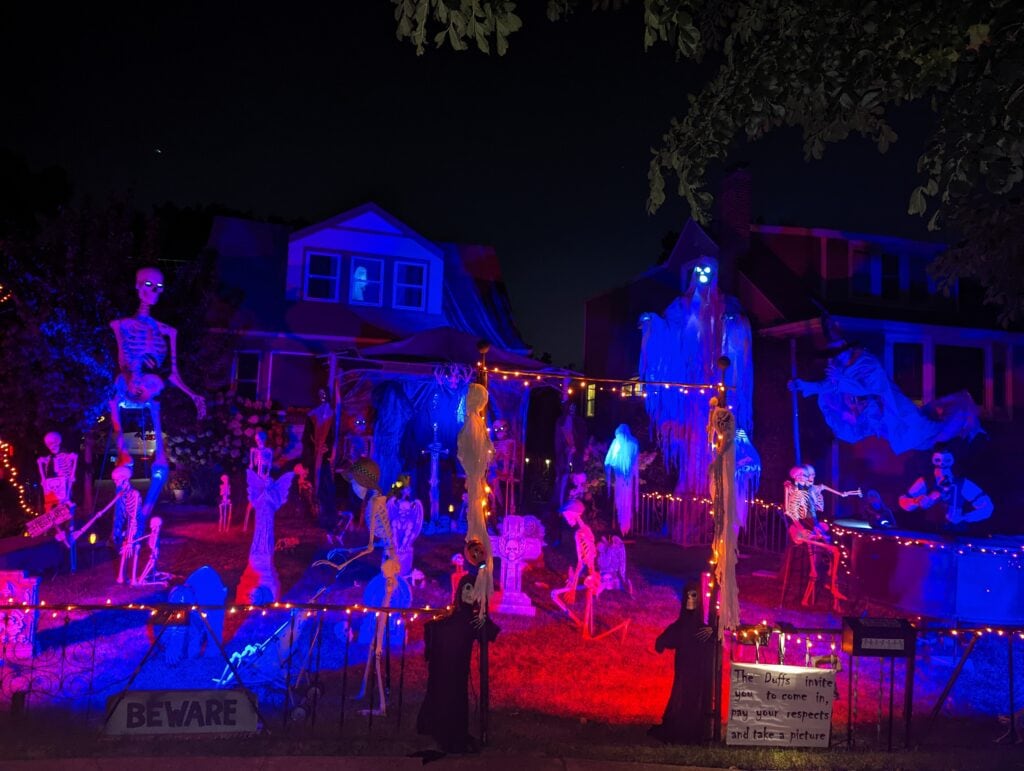 Easy Halloween Lighting Ideas For A Spooky Yard Marcie In Mommyland